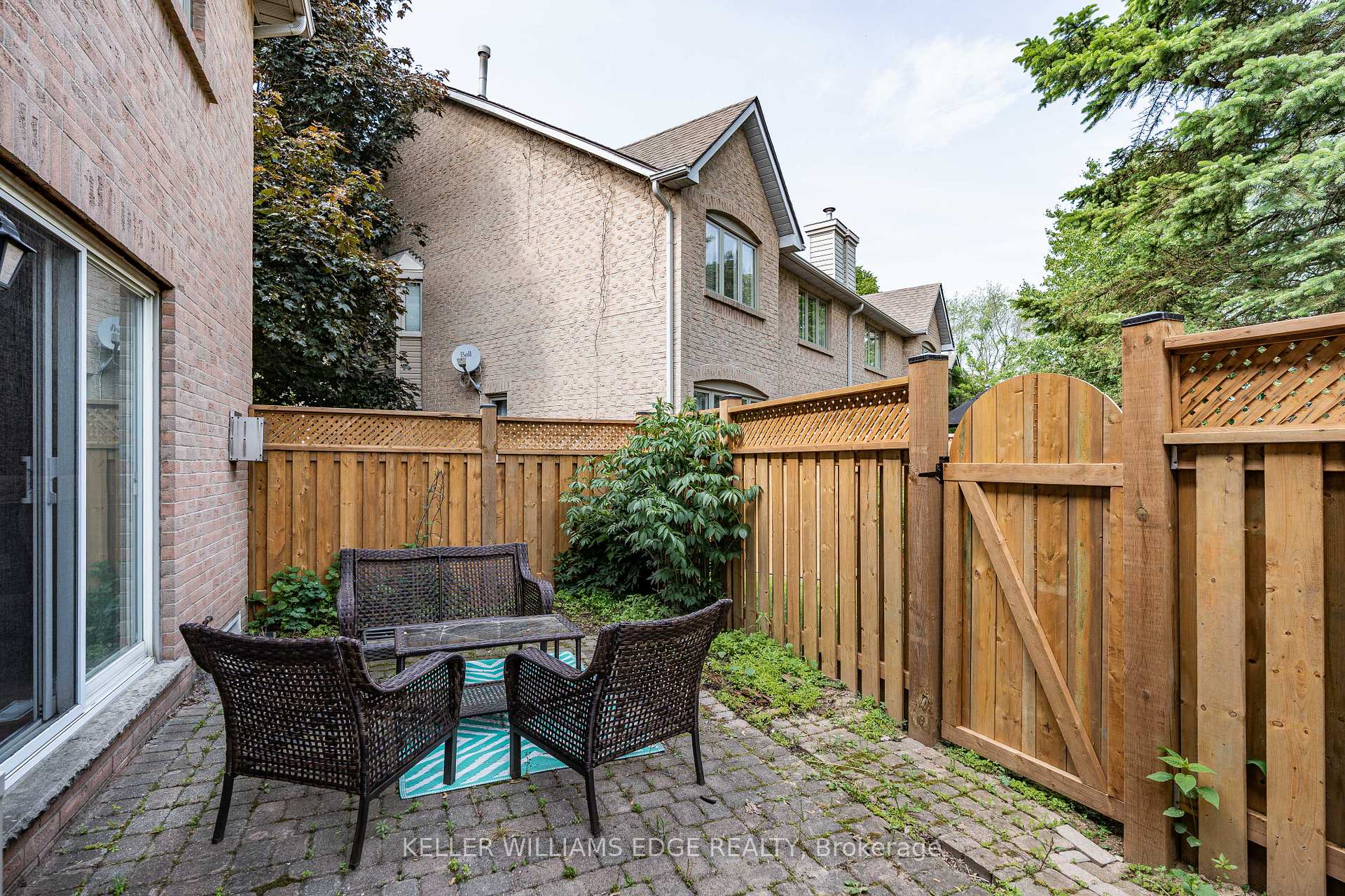 3 Bedrooms Condo at 320 Hamilton, Hamilton For sale
