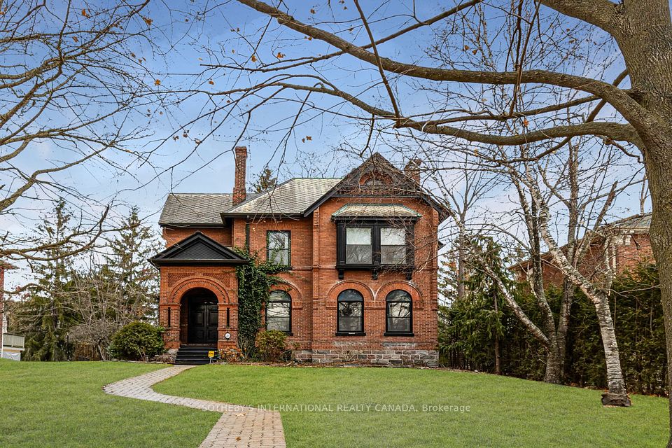28 Bedford