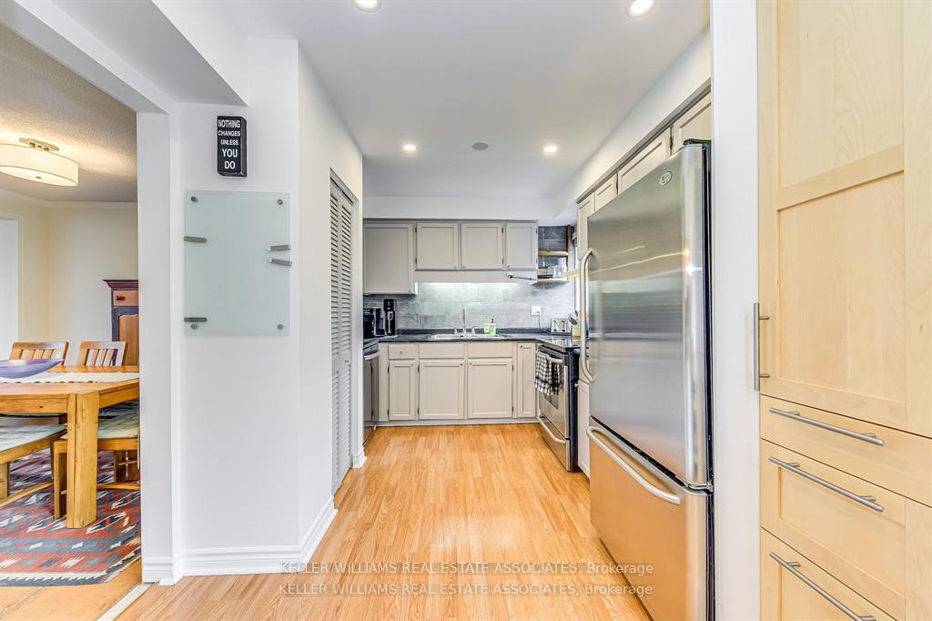 4 Bedrooms Condo at 24 Reid, Mississauga For sale