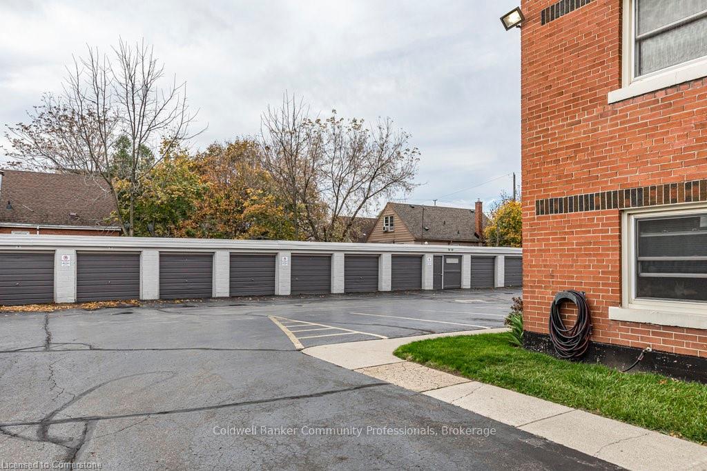 2 Bedrooms Co-op at 5 East 36th,  Hamilton For sale