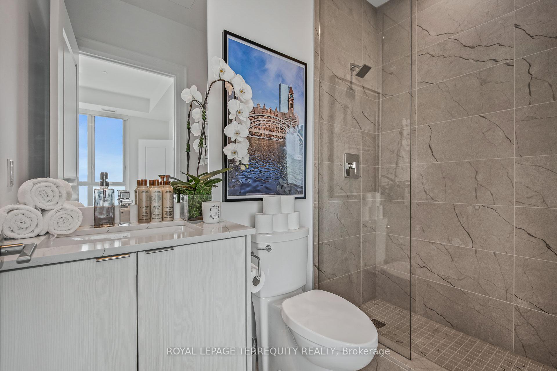 3 Bedrooms Condo at 1928 Lake Shore, Toronto For sale