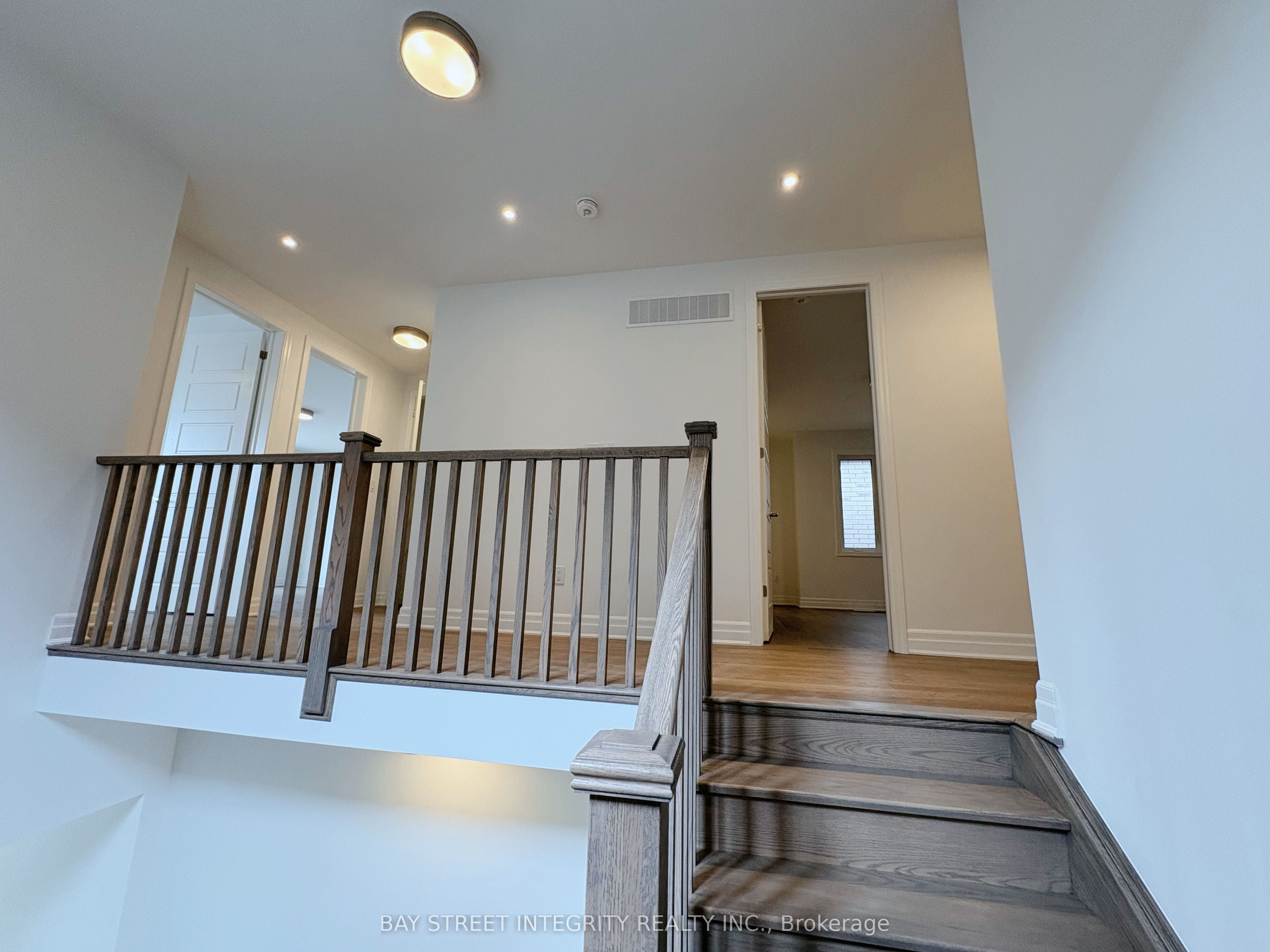 6 Spring Oak Crescent S