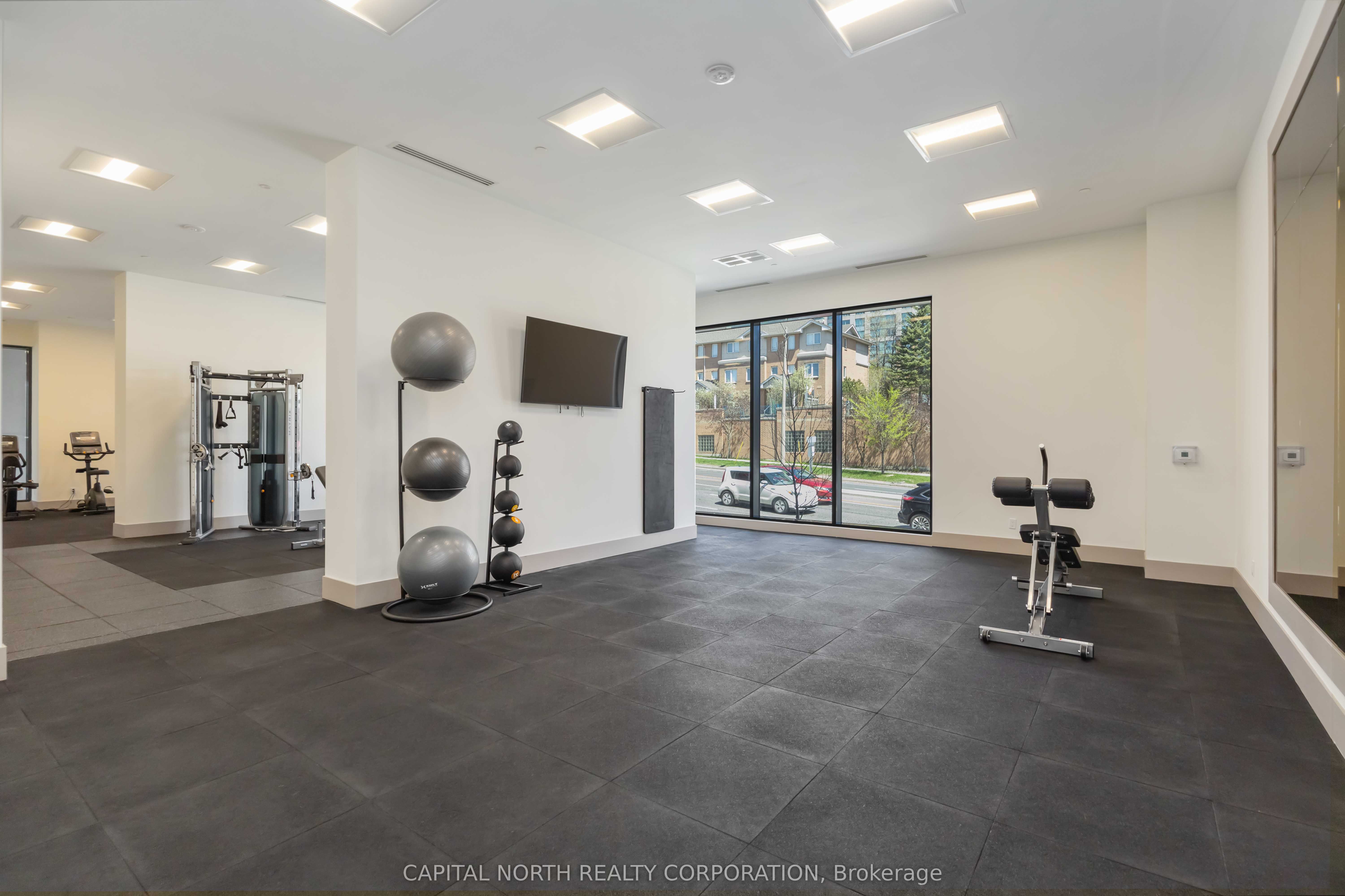 1350 Ellesmere Road, #527