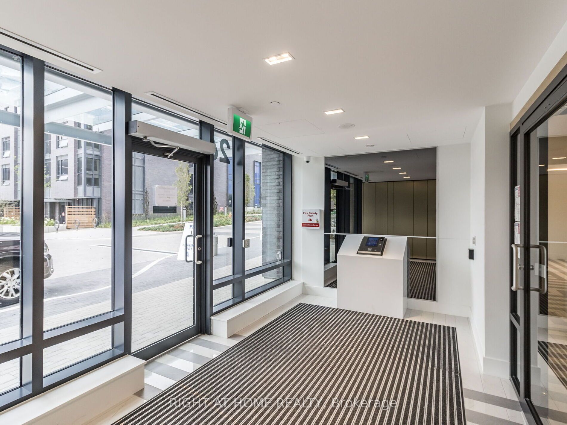 26 Gibbs Road, #732