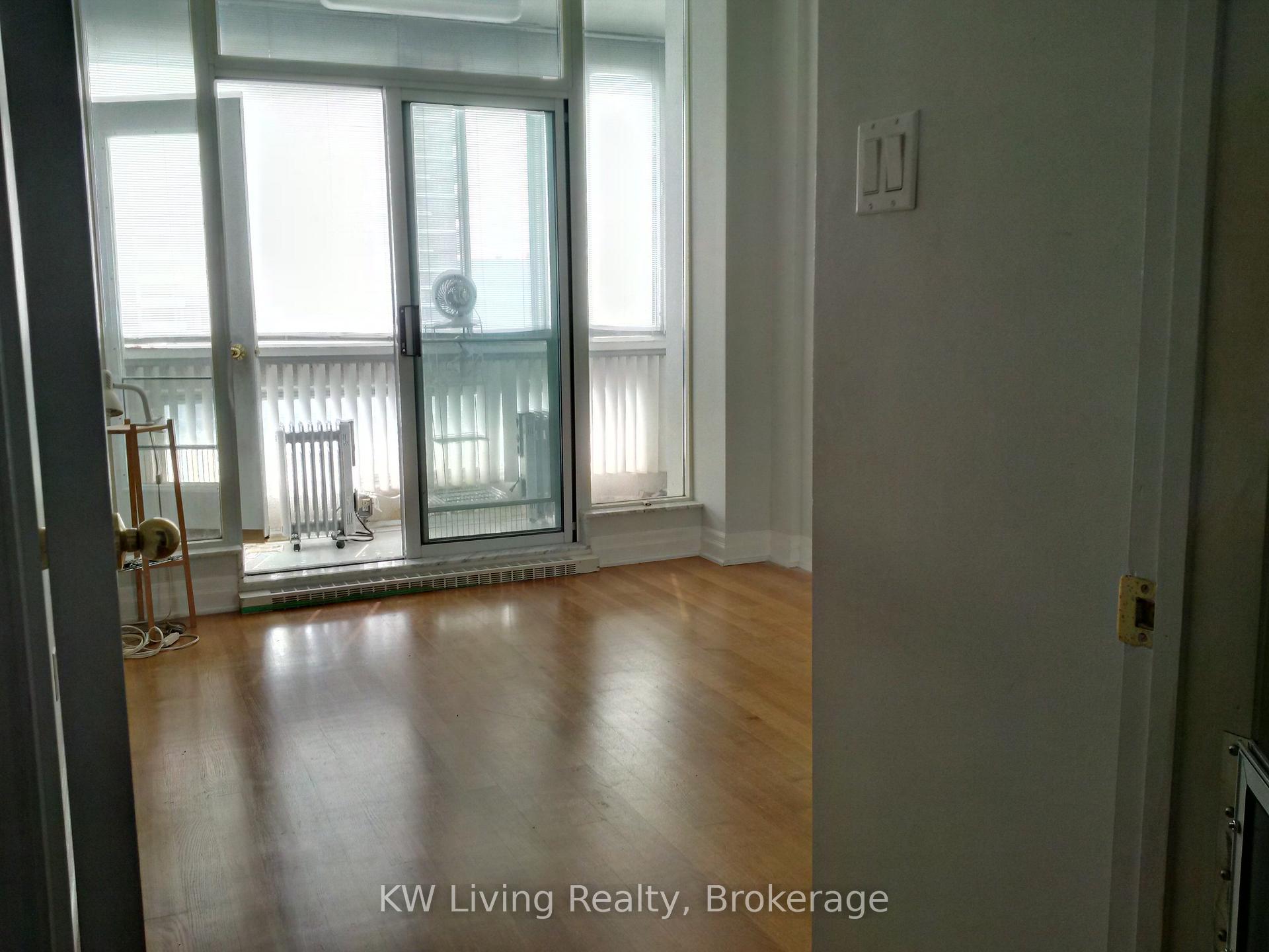 1 Bedroom Condo at 7 Broadway, Toronto For sale