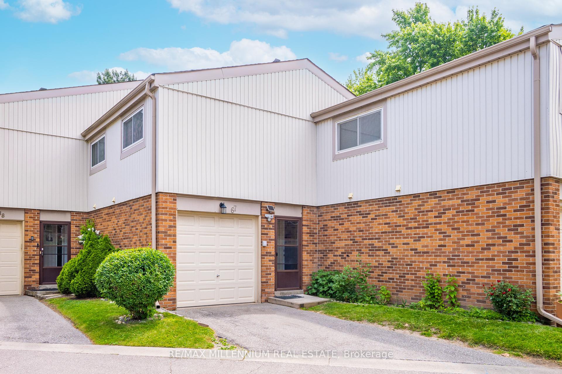 4 Bedrooms Condo at 3339 Council Ring, Mississauga For sale