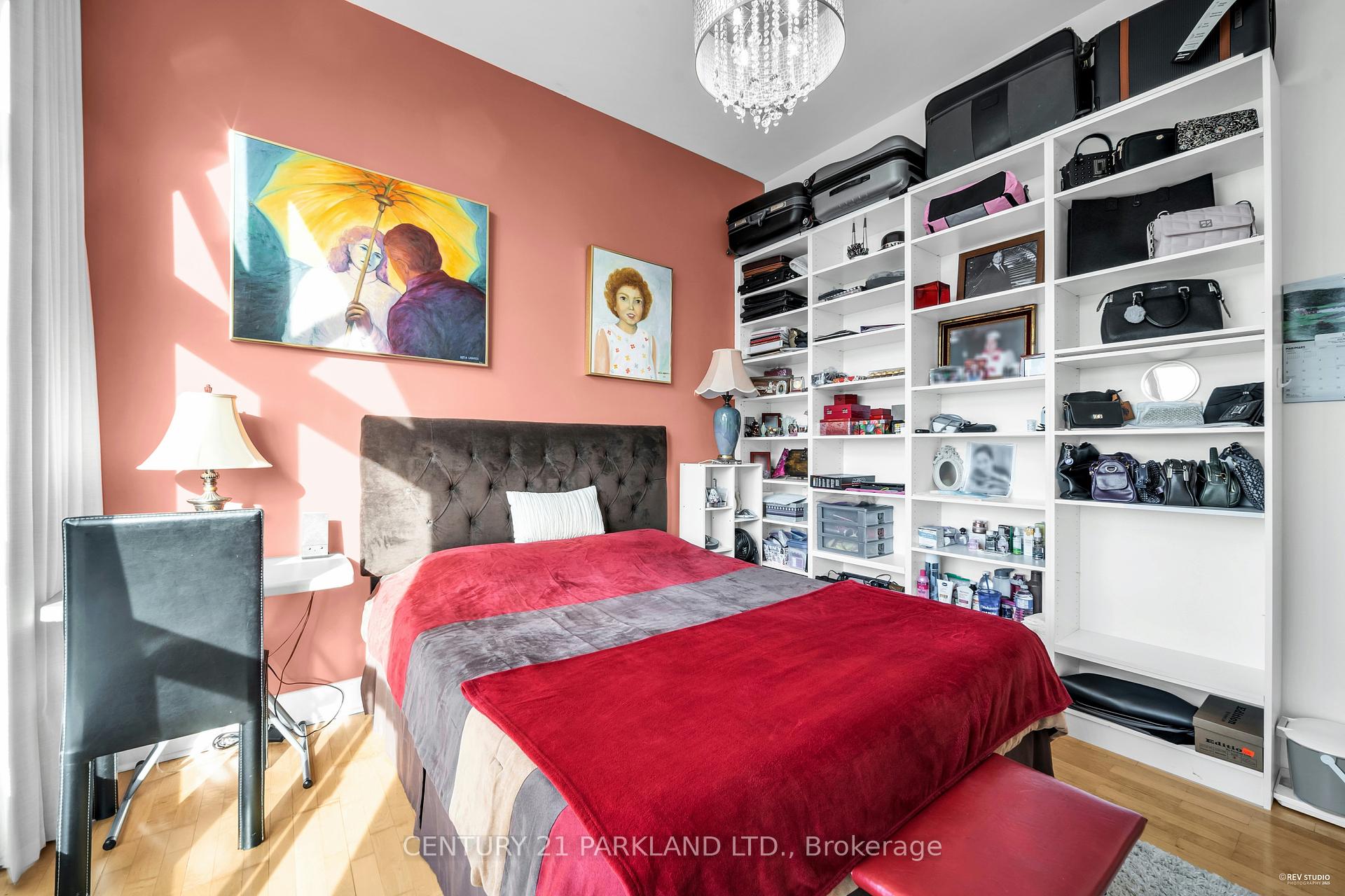 3 Bedrooms Condo at 7 Lorraine, Toronto For sale