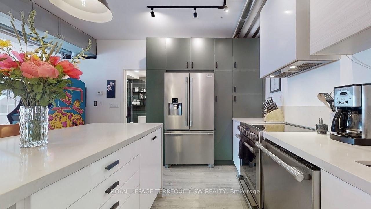 2 Bedrooms Condo at 284 St Helens, Toronto For sale