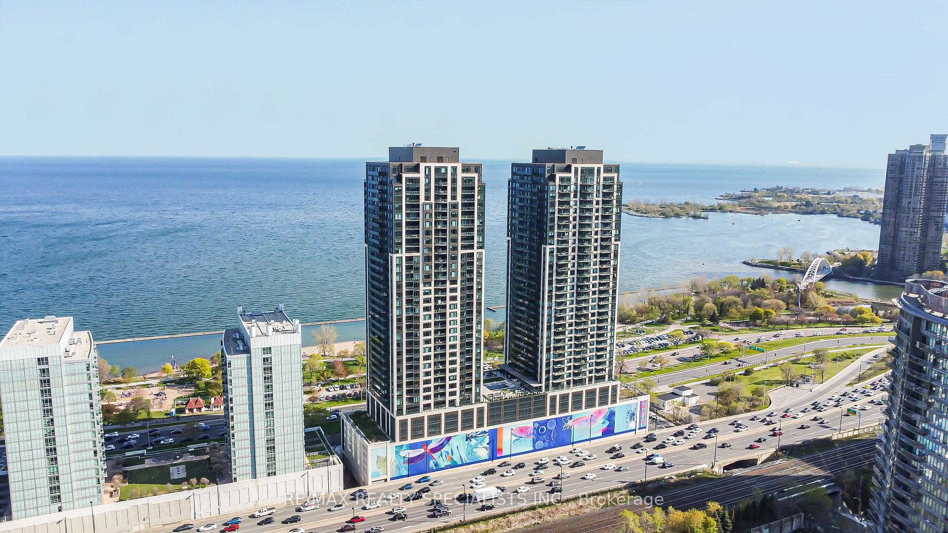 2 Bedrooms Condo at 1926 Lakeshore, Toronto For sale