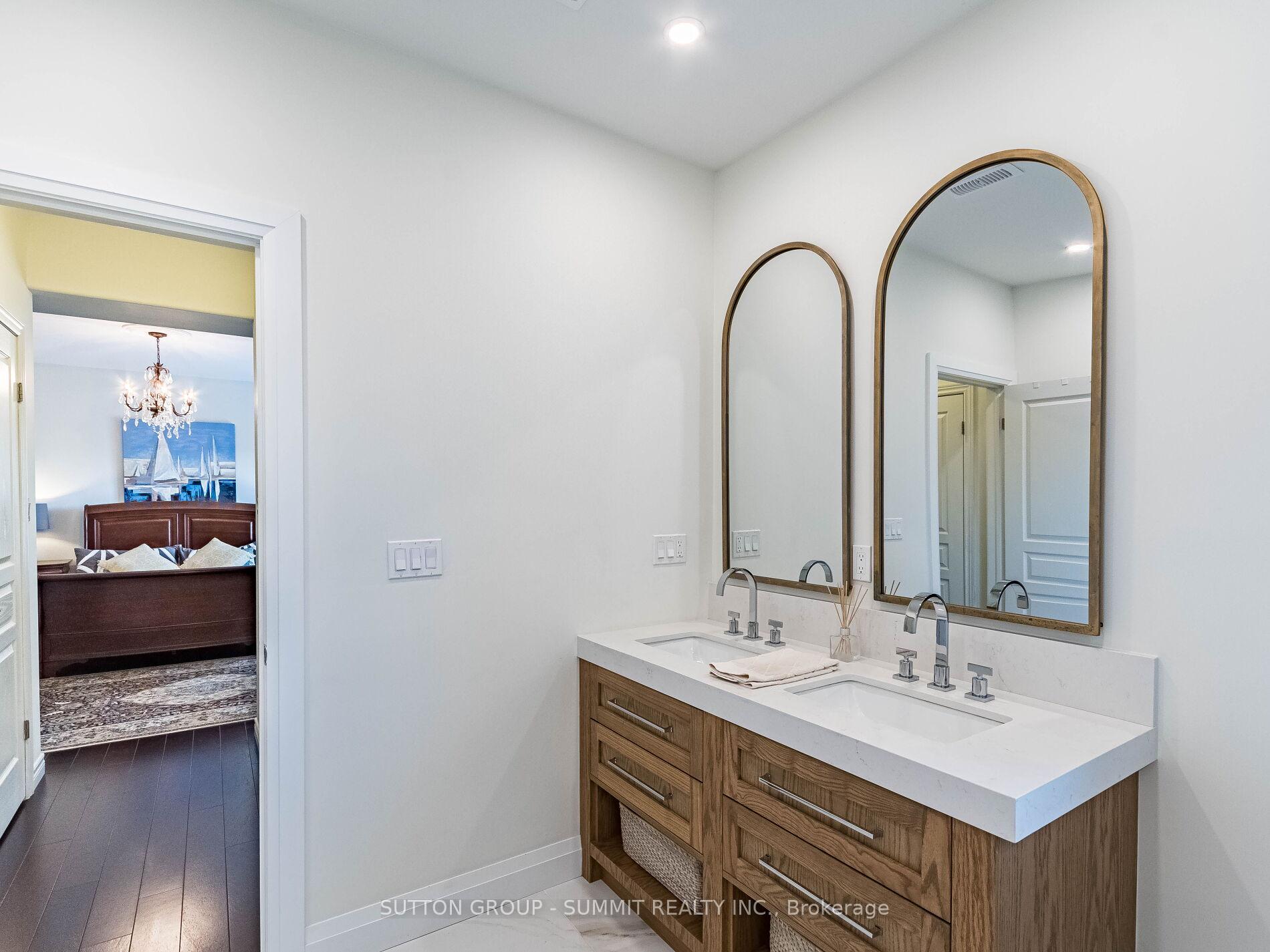 3 Bedrooms Condo at 484 Millen, Hamilton For sale