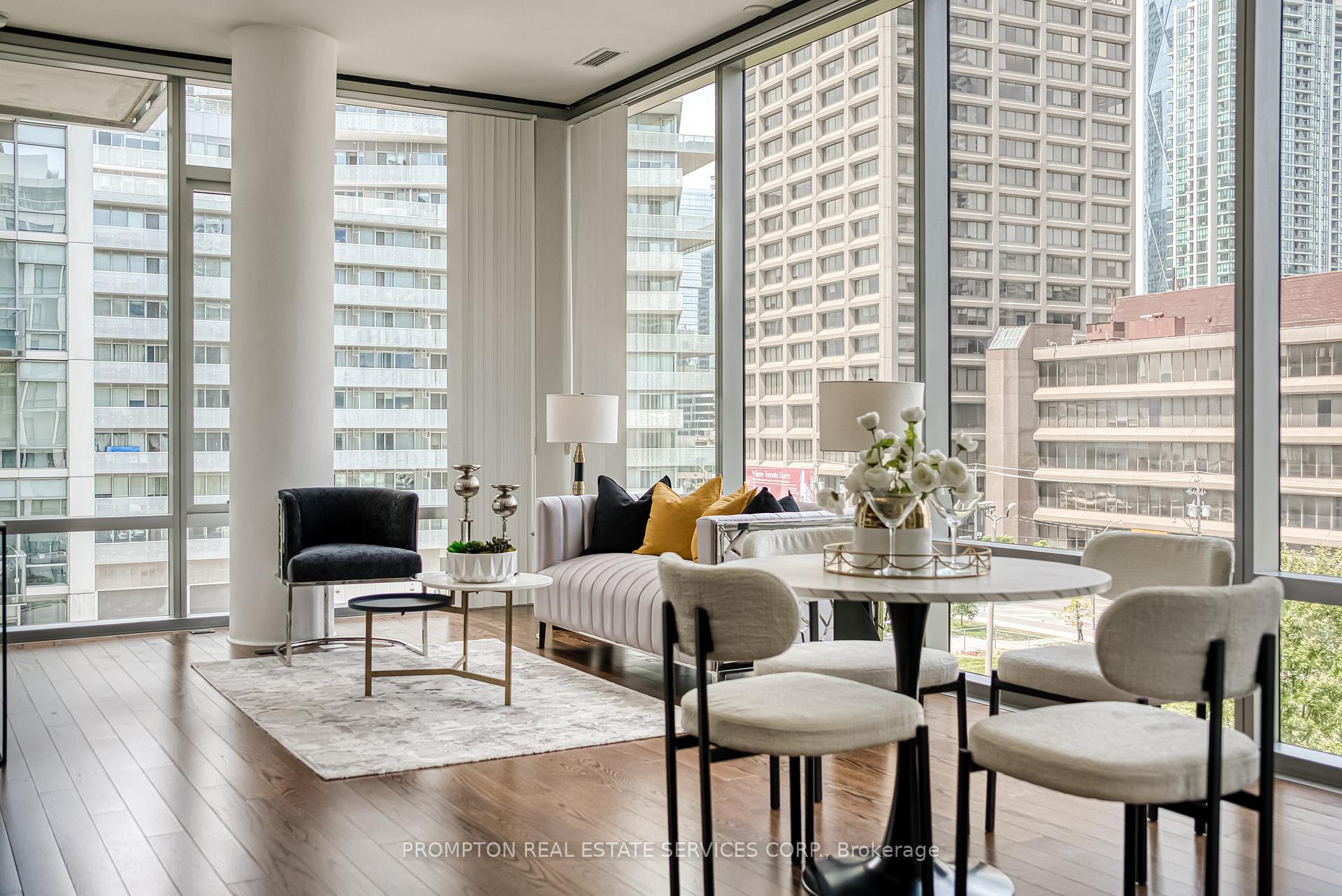 2 Bedrooms Condo at 39 Queens, Toronto For sale