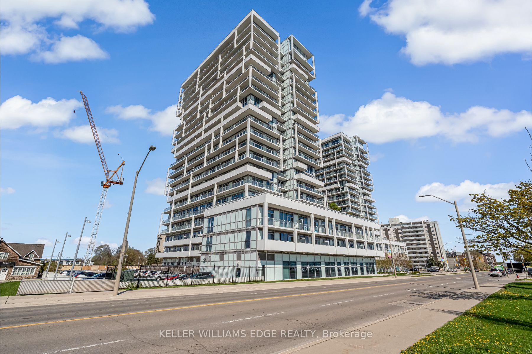 2 Bedrooms Condo at 65 Speers, Oakville For sale