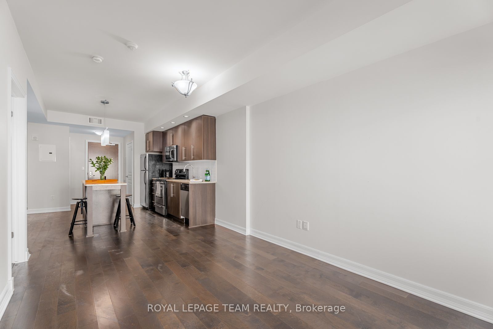 238 Besserer Street, #711