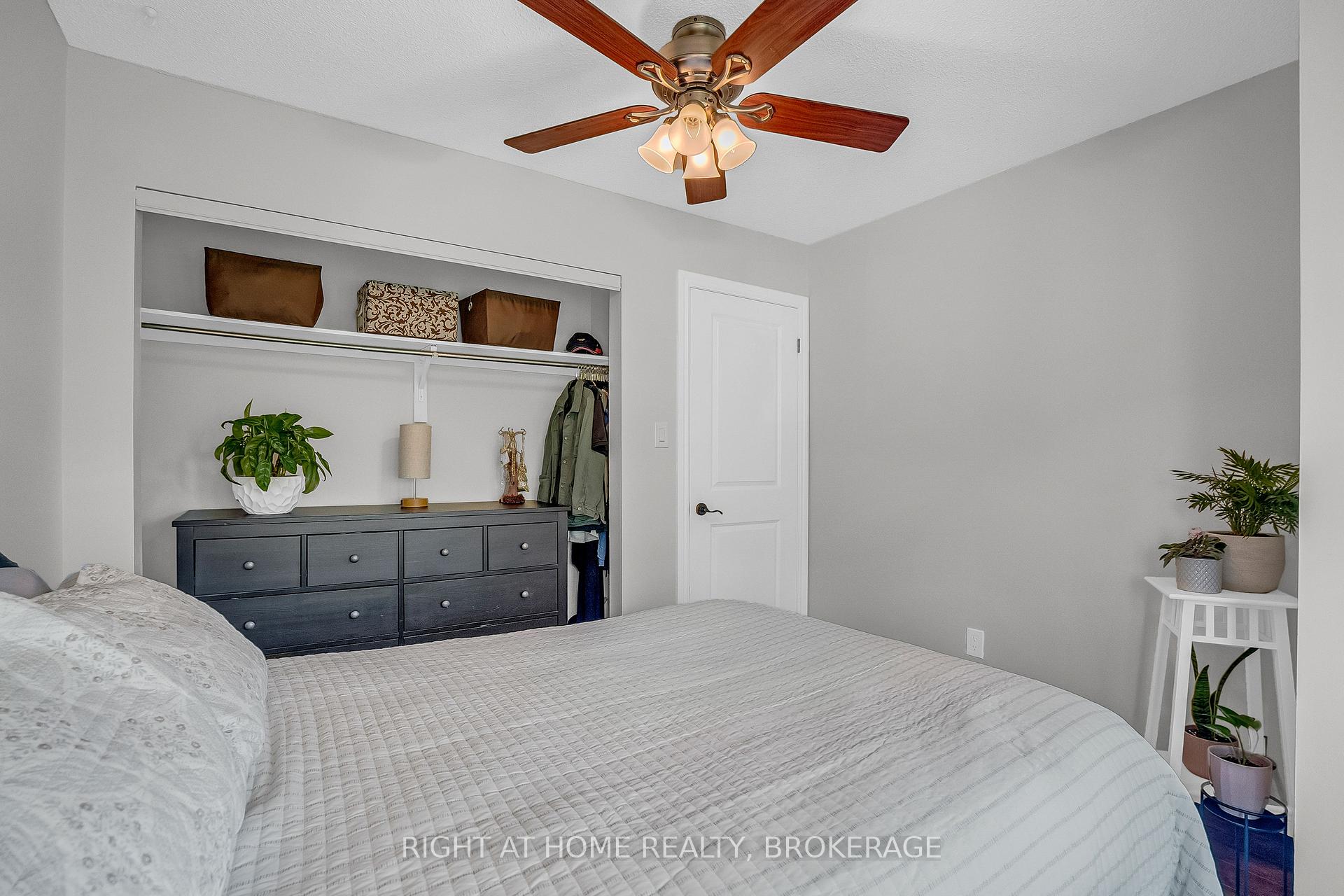 3 Bedrooms Condo at 3420 South Millway, Mississauga For sale