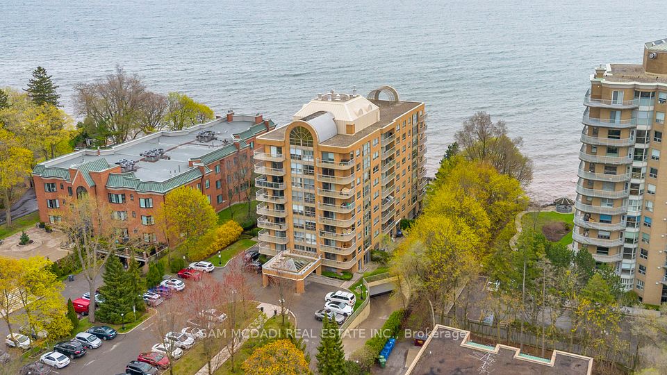 2210 Lakeshore