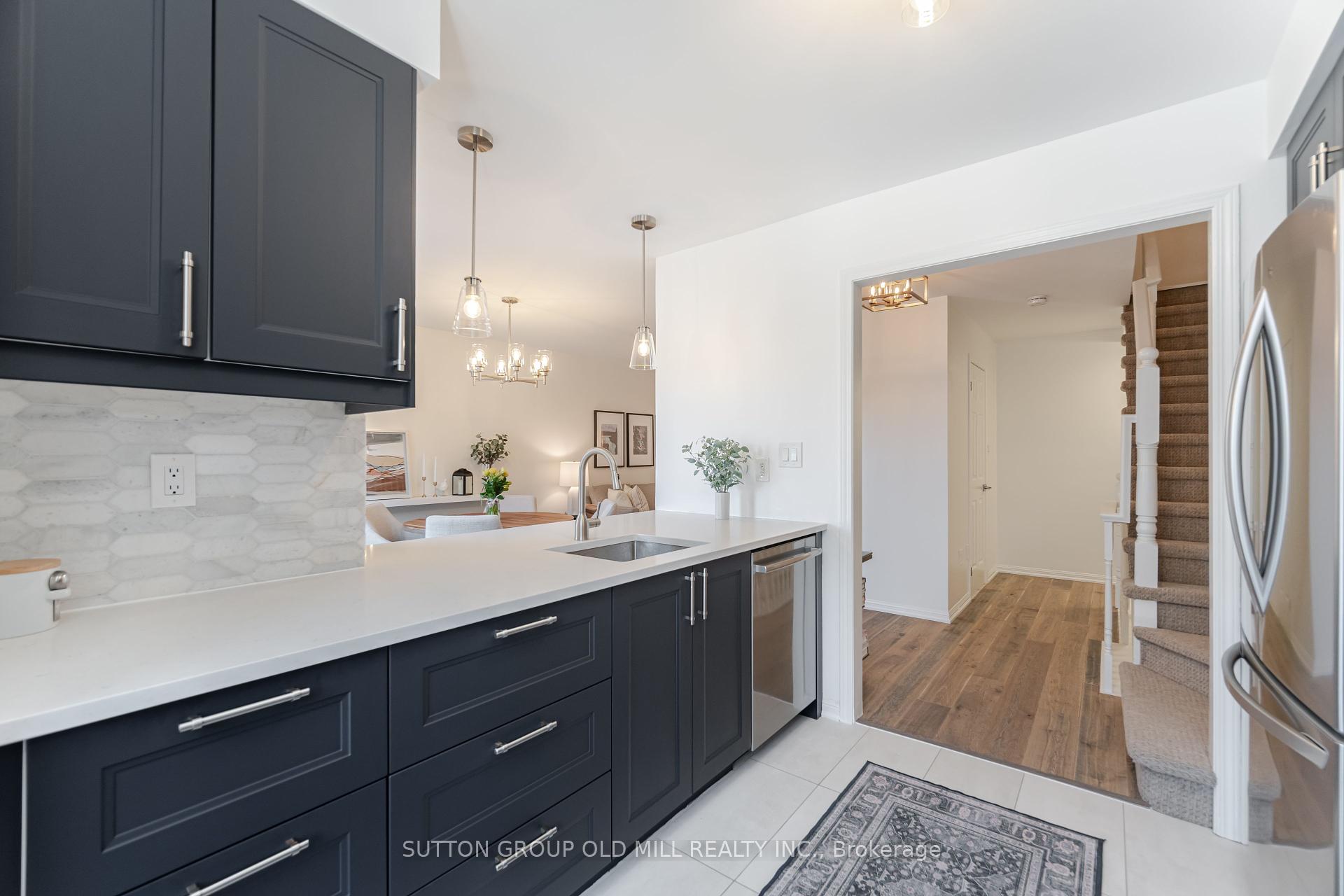 2 Bedrooms Condo at 3050 Rotary,  Burlington For sale