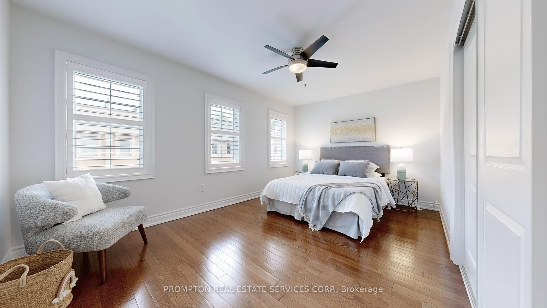4 Bedrooms Condo at 30 Hargrave, Toronto For sale