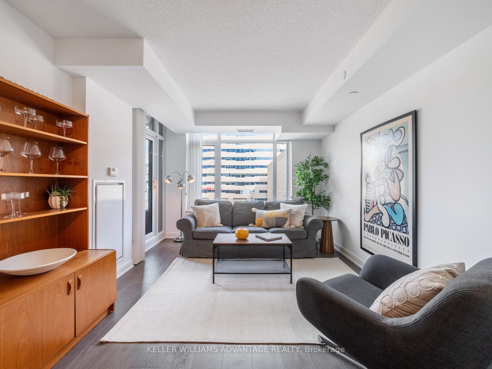 2 Bedrooms Condo at 525 Adelaide, Toronto For sale