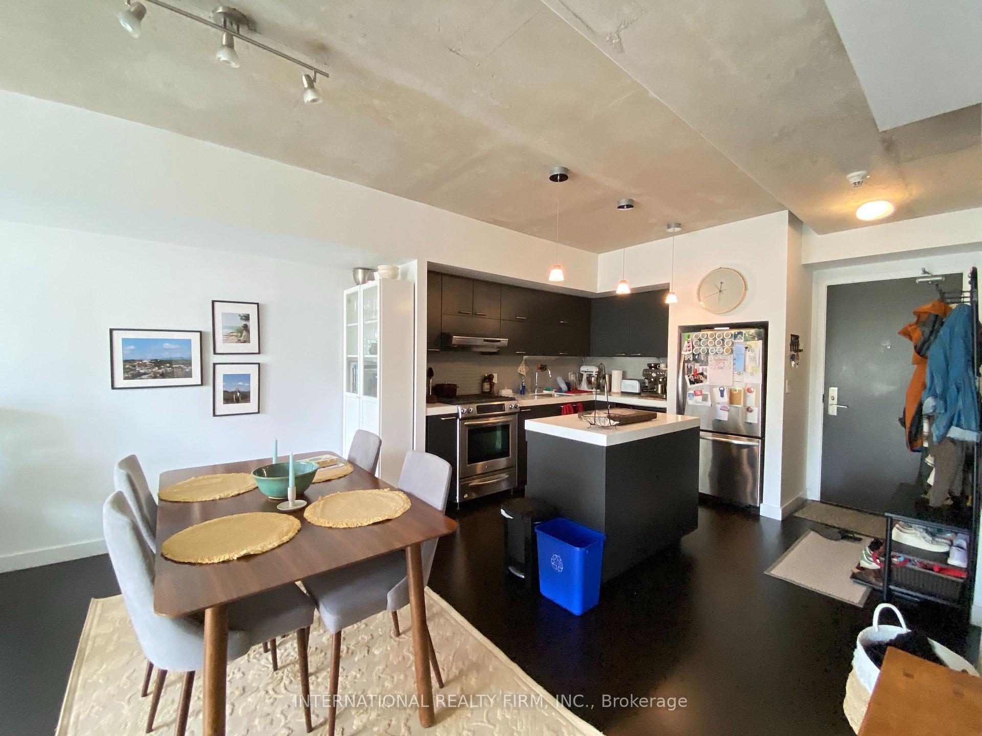 2 Bedrooms Condo at 55 Stewart, Toronto For sale
