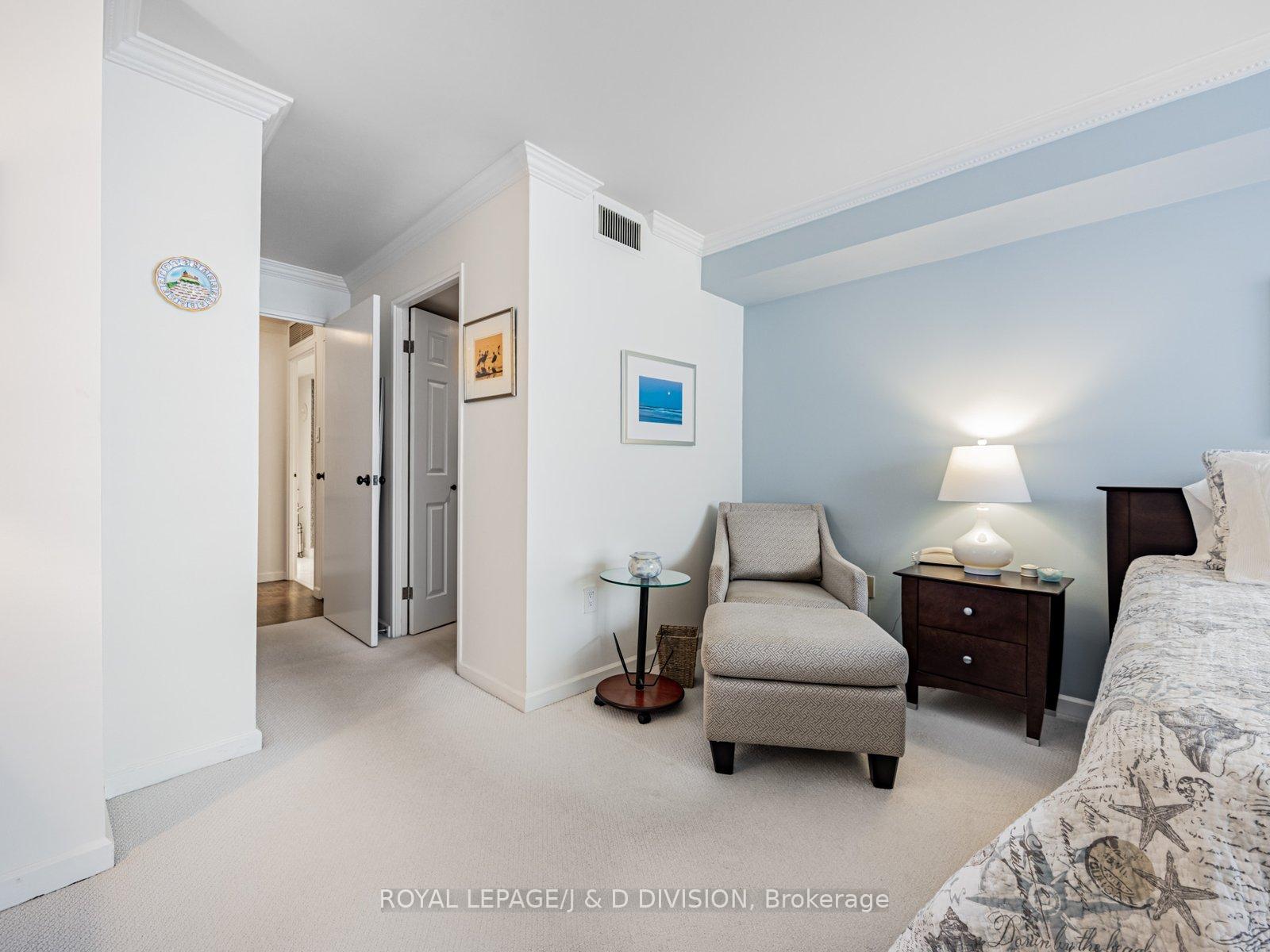 2 Bedrooms Condo at 80 Front,  Toronto For sale