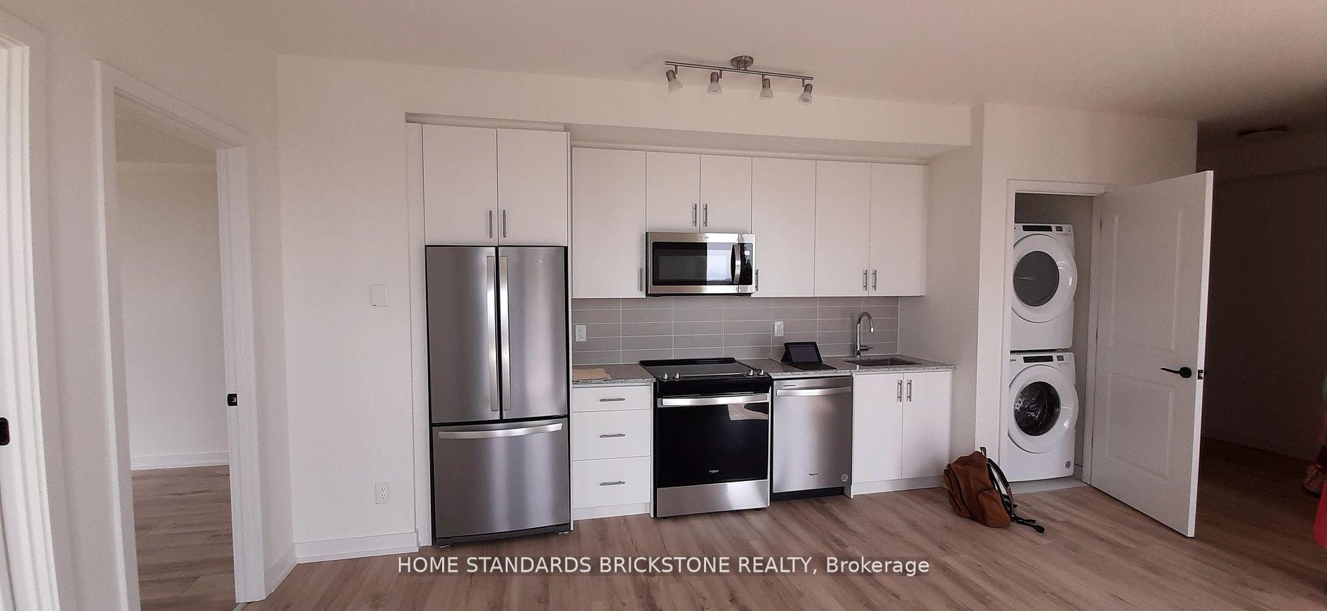 2 Bedrooms Condo at 335 wheat boom, Oakville For sale