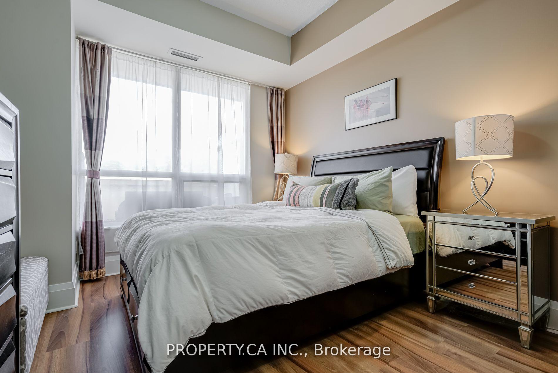 2 Bedrooms Condo at 100 Harrison, Toronto For sale
