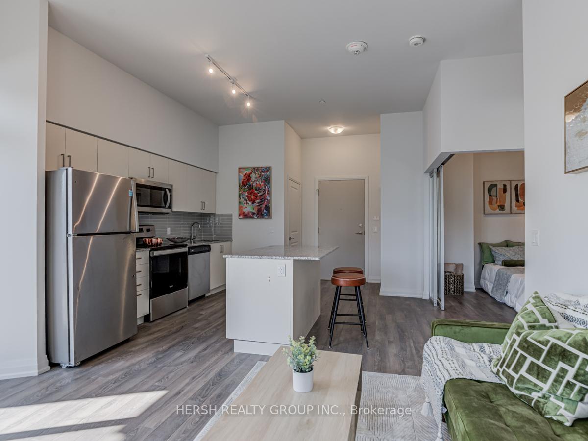 3 Bedrooms Condo at 10 Meadowglen,  Toronto For sale