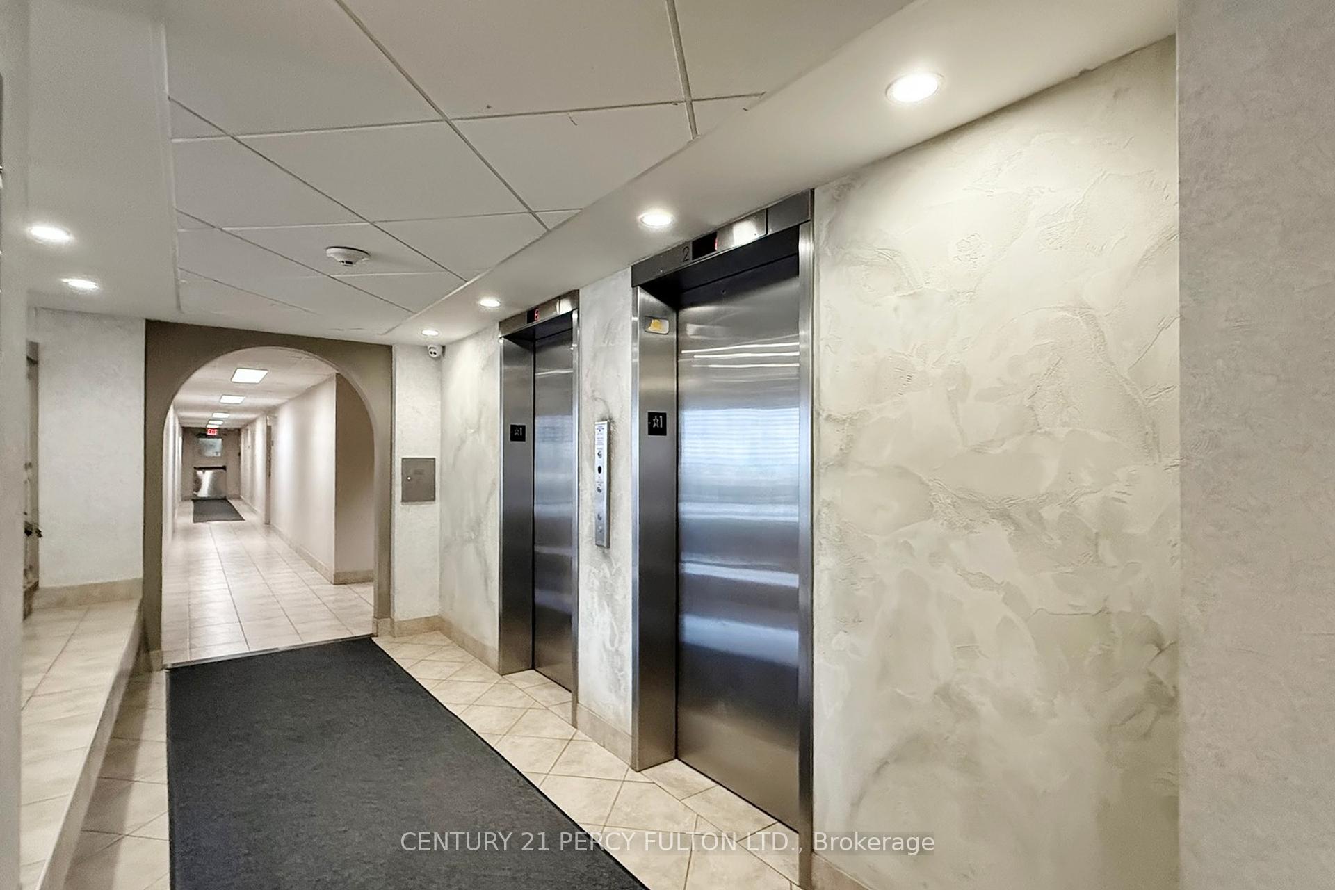 2 Bedrooms Condo at 40 Bay Mills, Toronto For sale
