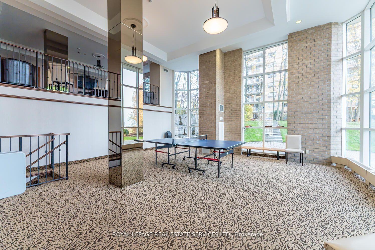 2 Bedrooms Condo at 2190 Lakeshore,  Burlington For sale