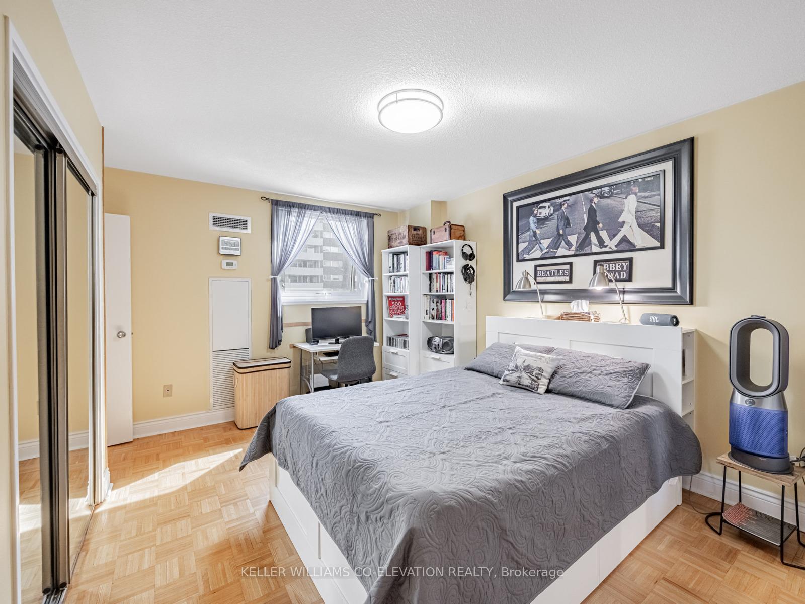 3 Bedrooms Condo at 250 Scarlett, Toronto For sale