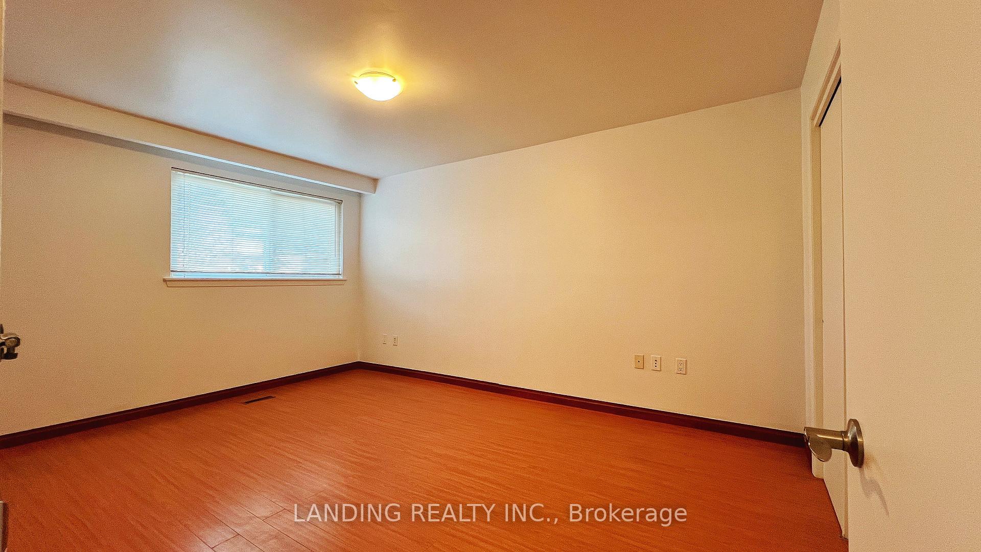 4 Bedrooms Condo at 22 KING HENRY’S, Toronto For sale