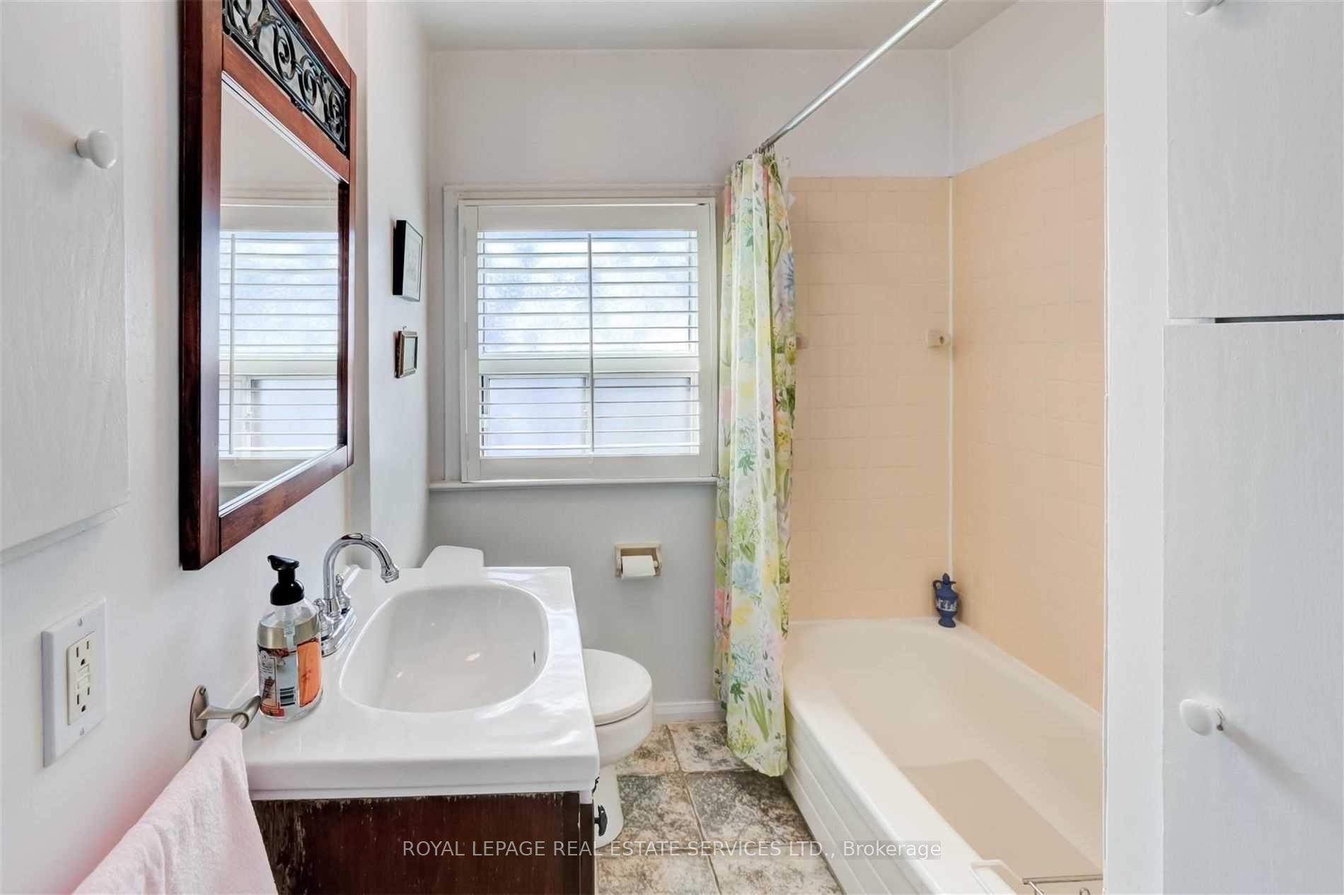 21 Lorindale Avenue