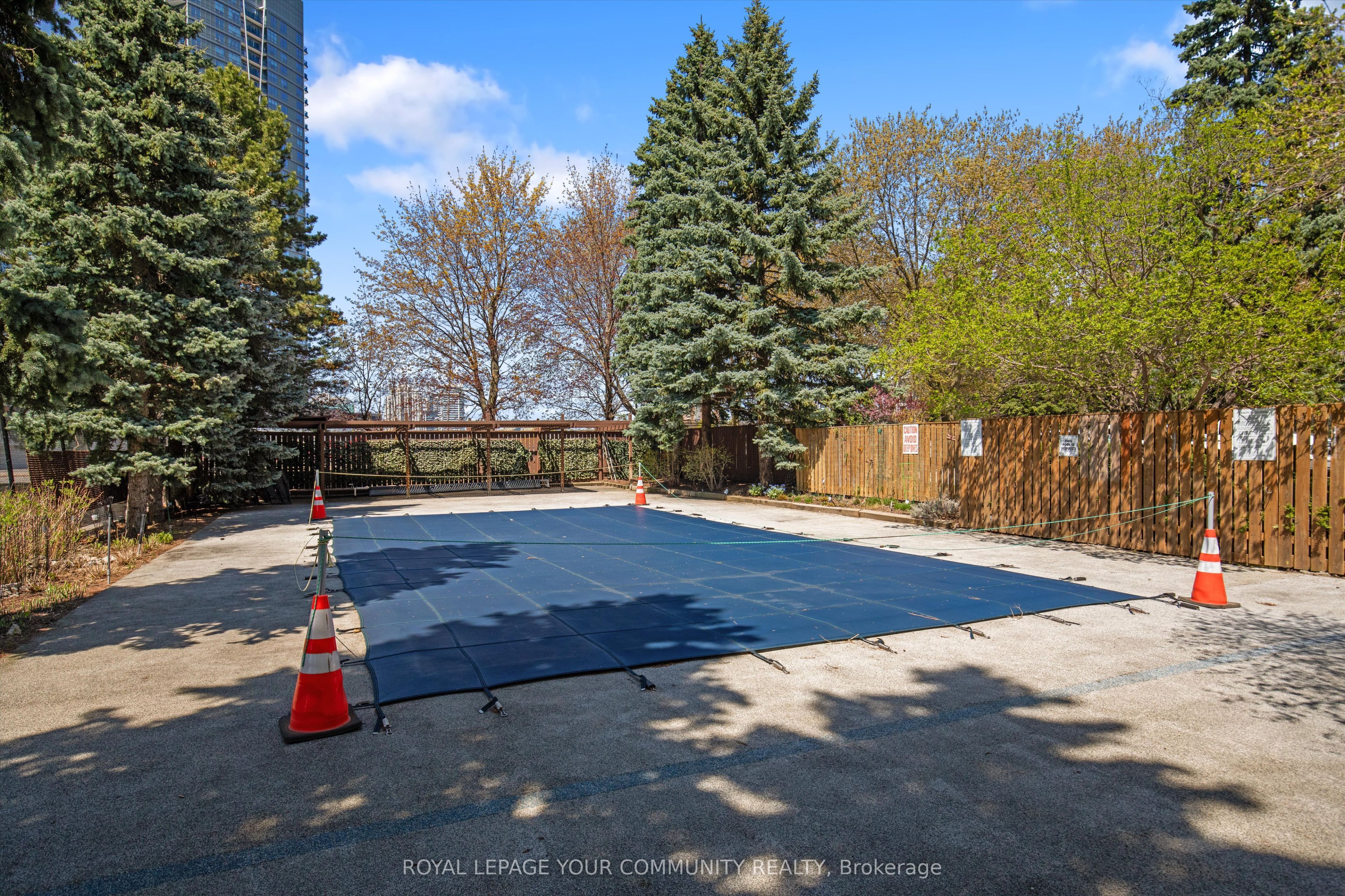 7420 Bathurst Street, #503