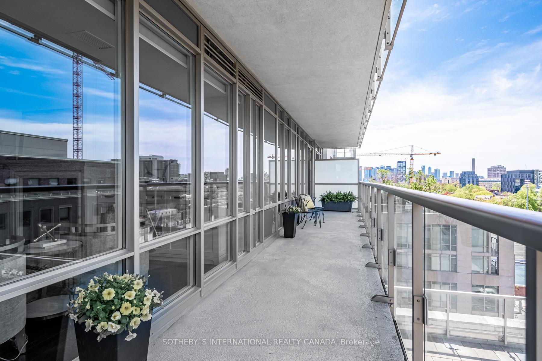 2 Bedrooms Condo at 1 Bedford,  Toronto For sale