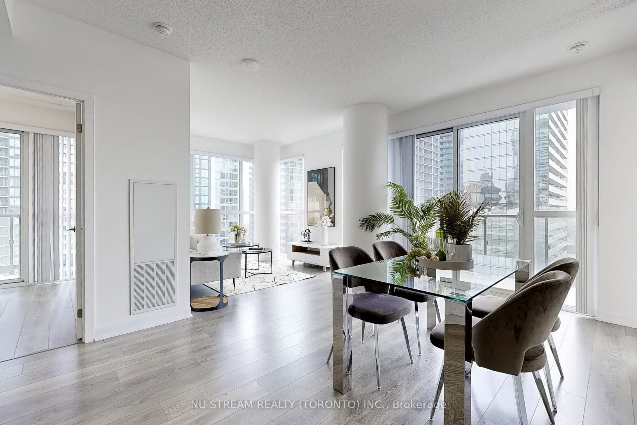87 Peter Street, #2302