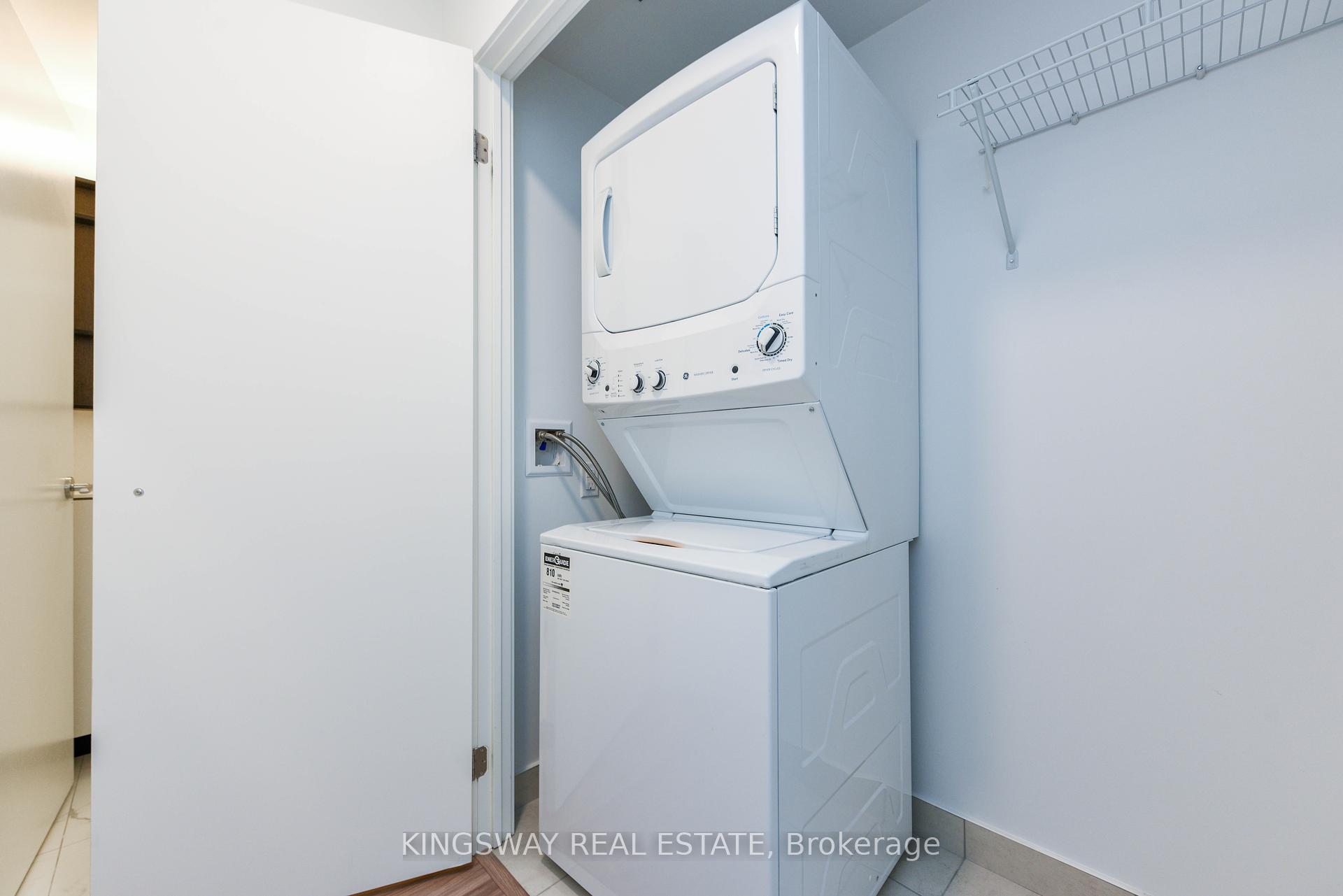 2 Bedrooms Condo at 4065 Confederation, Mississauga For sale