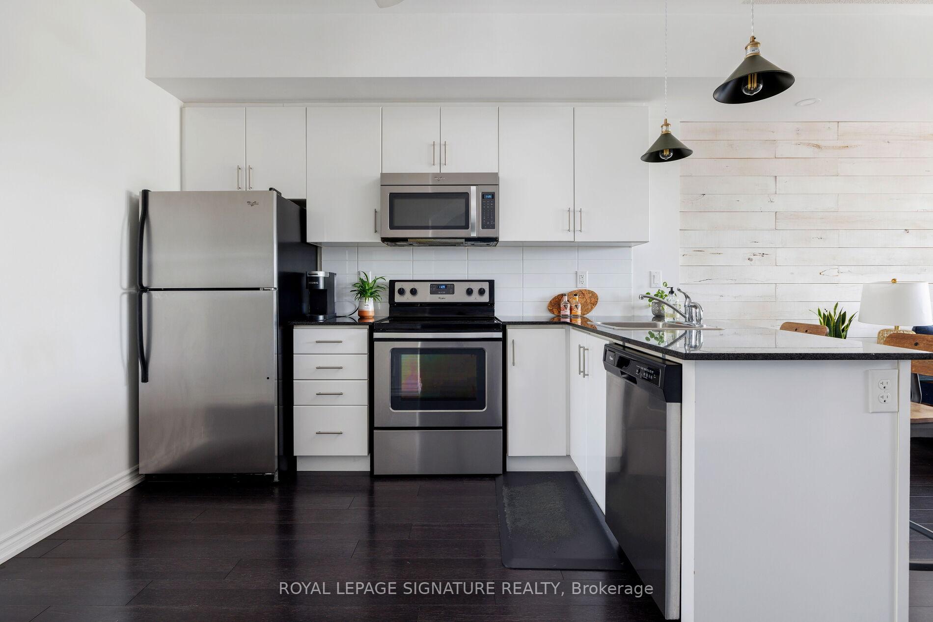 3 Bedrooms Condo at 110 Caledonia Park, Toronto For sale