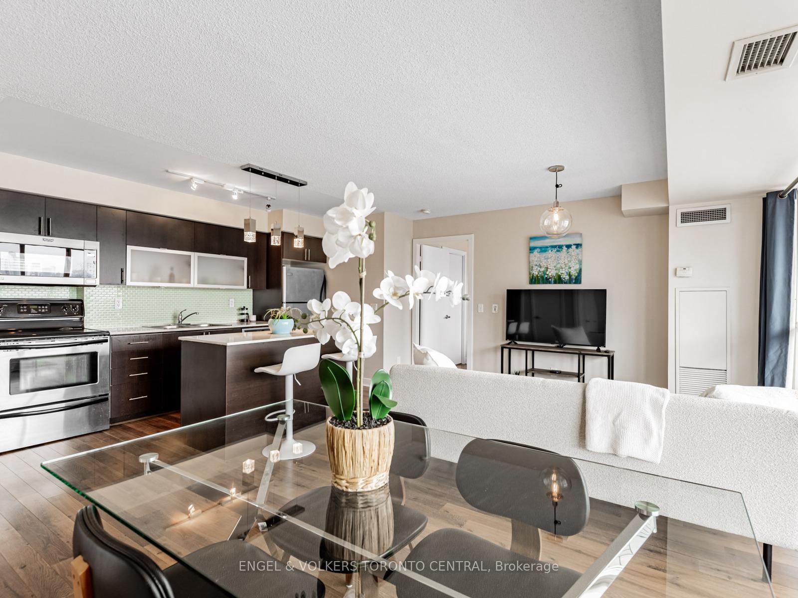 2 Bedrooms Condo at 80 Western Battery, Toronto For sale