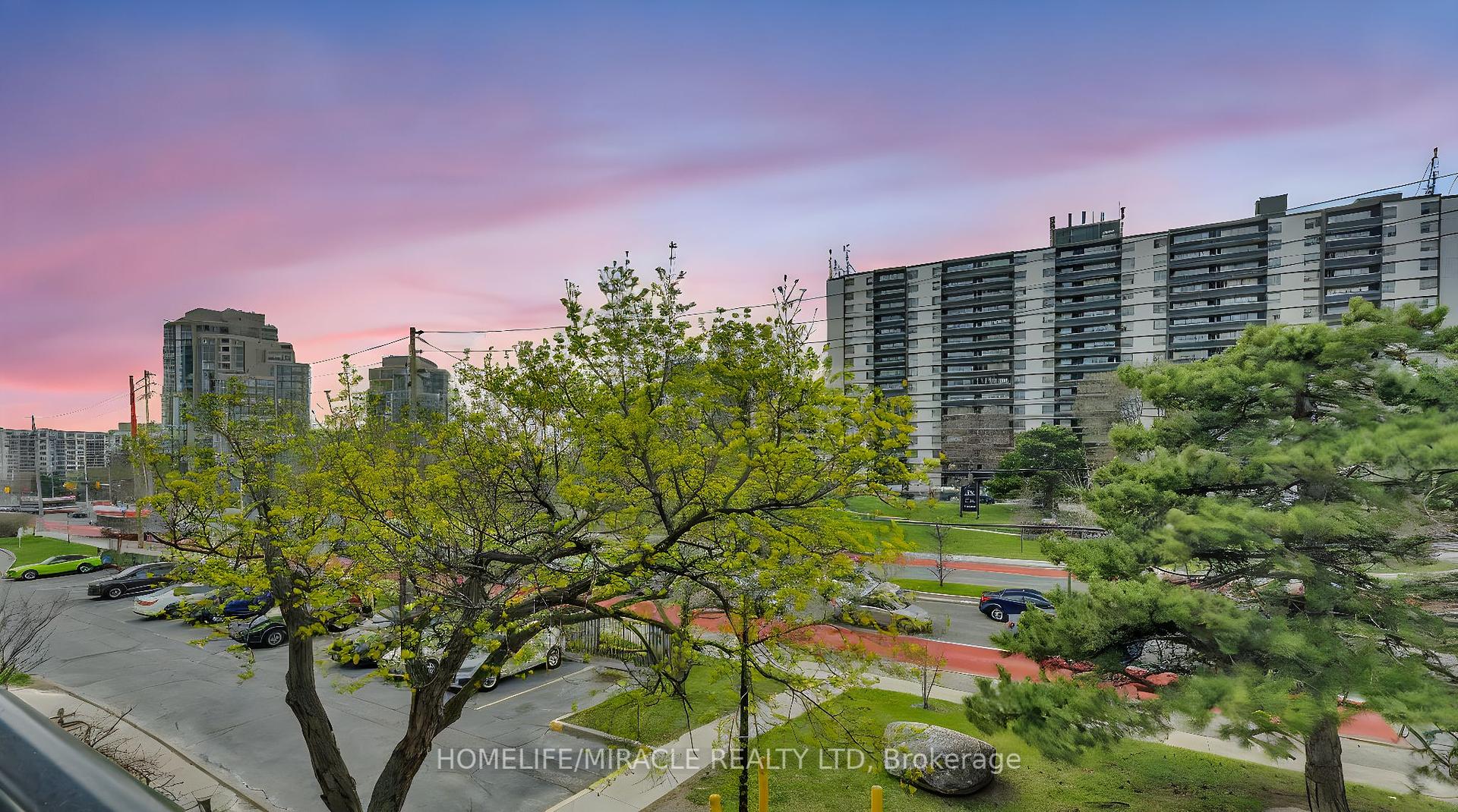 3 Bedrooms Condo at 91 Muir, Toronto For sale