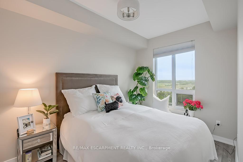 1 Bedroom Condo at 2486 Old Bronte, Oakville For sale