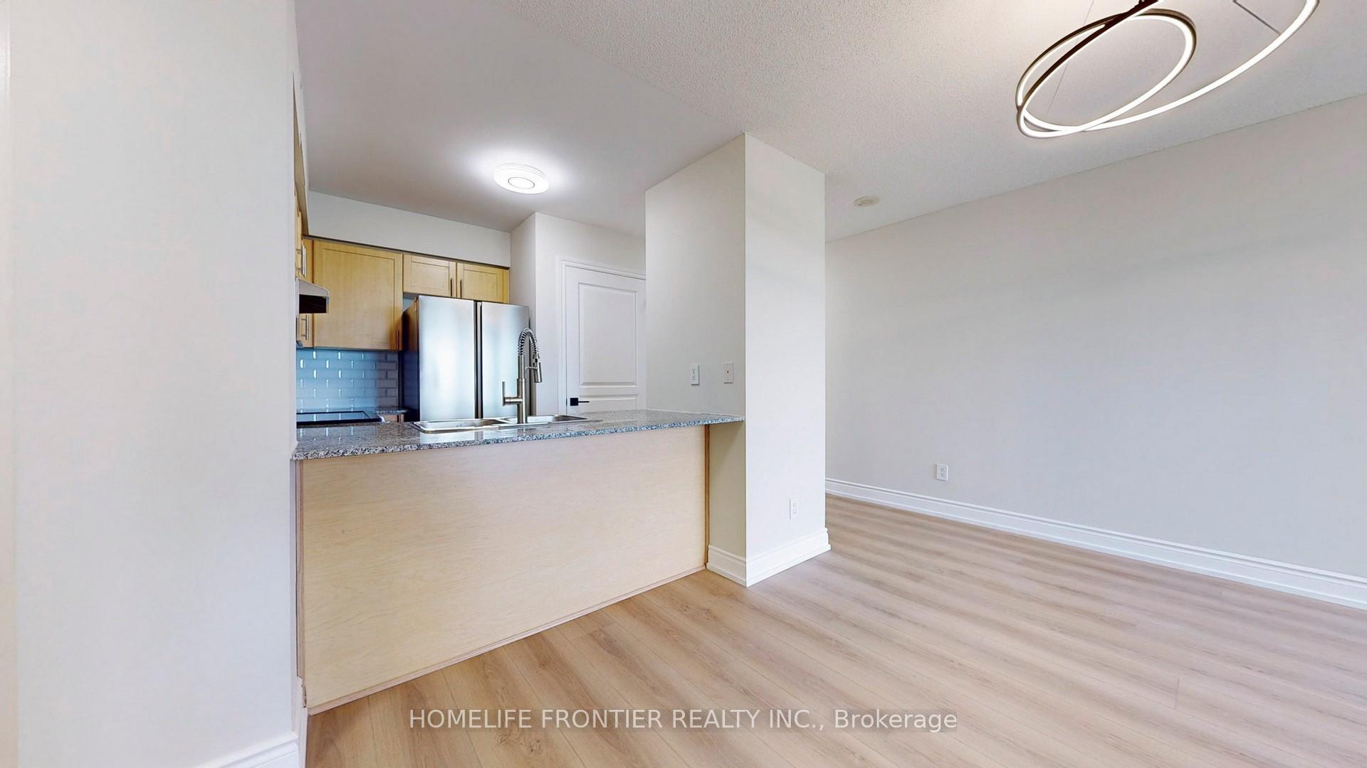 2 Bedrooms Condo at 7 North Park, Vaughan For sale
