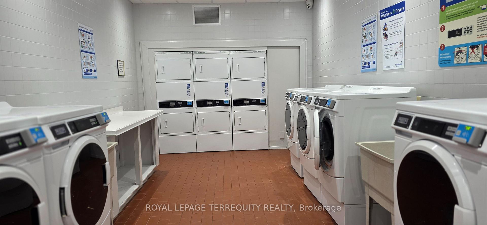 2 Bedrooms Condo at 5 Massey, Toronto For sale