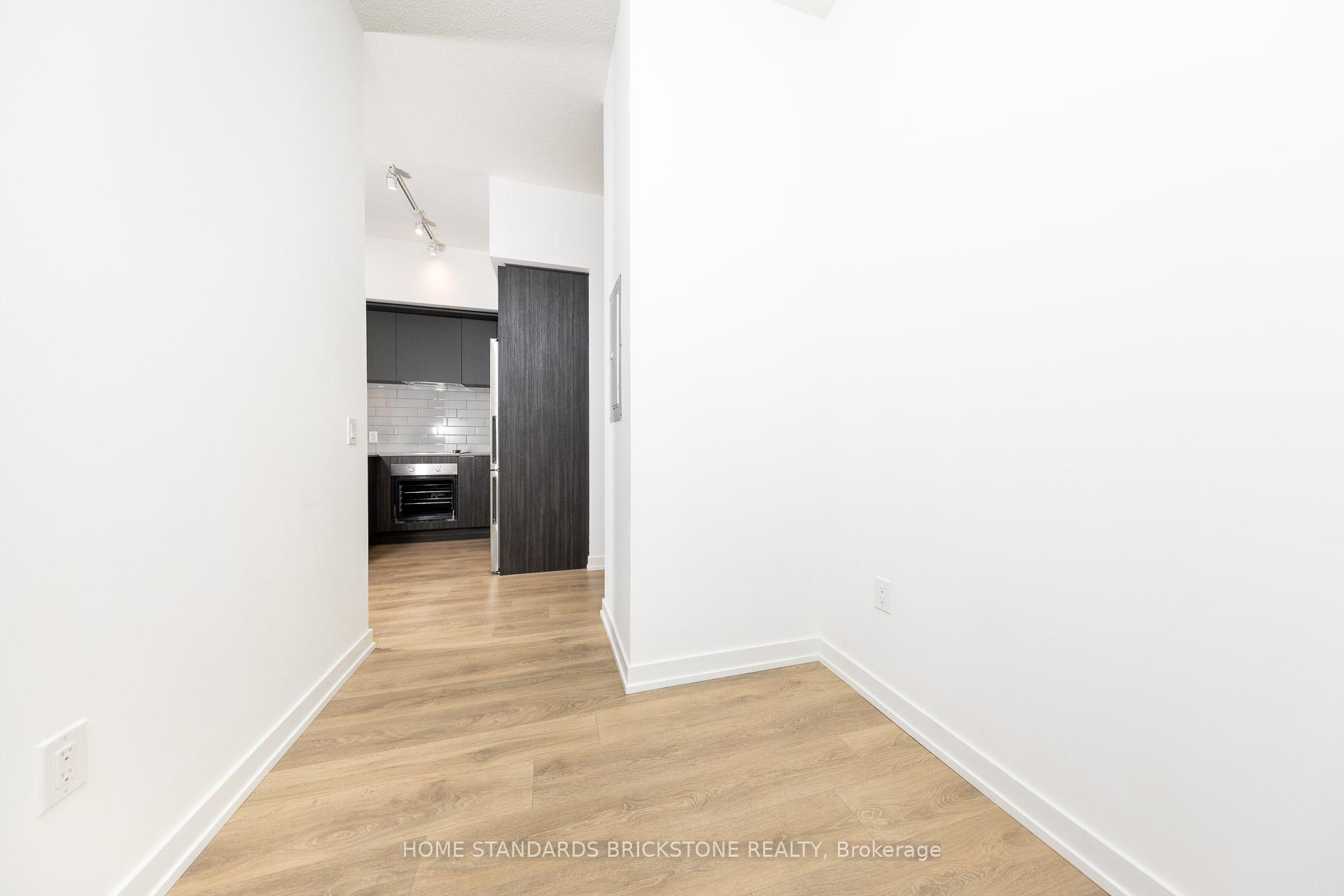2 Bedrooms Condo at 34 Tubman, Toronto For sale