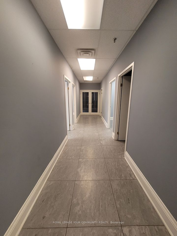 https://trreb-image.ampre.ca/fBENB-Fk9oRCTnOvdU5wTdyPRlbZiy3S2FmuLU-vdc4/rs:fit:960:960/wm:.5:so:0:50:.4/wmsh:10/wmt:PHNwYW4gZm9yZWdyb3VuZD0nd2hpdGUnIGZvbnQ9JzY4Jz5ST1lBTCBMRVBBR0UgWU9VUiBDT01NVU5JVFkgUkVBTFRZLCBCcm9rZXJhZ2U8L3NwYW4-/L3RycmViL2xpc3RpbmdzLzQwLzg5LzQwLzIxL3AvNGNhMGQ1YmYtN2VmZS00OGFhLTlhMzEtMjE2Zjc4ZGM4NzljLmpwZw.jpg