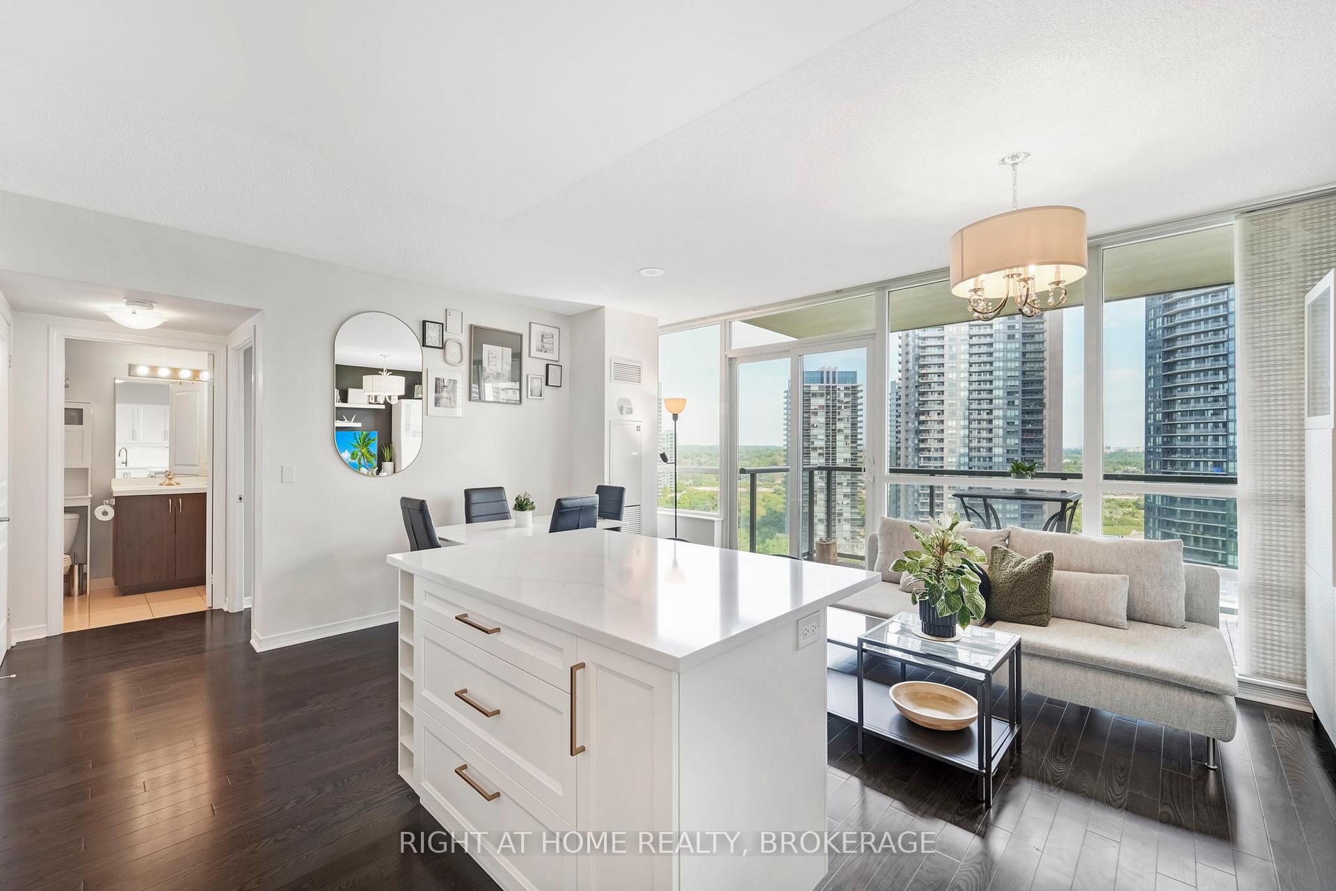 2 Bedrooms Condo at 15 Legion, Toronto For sale
