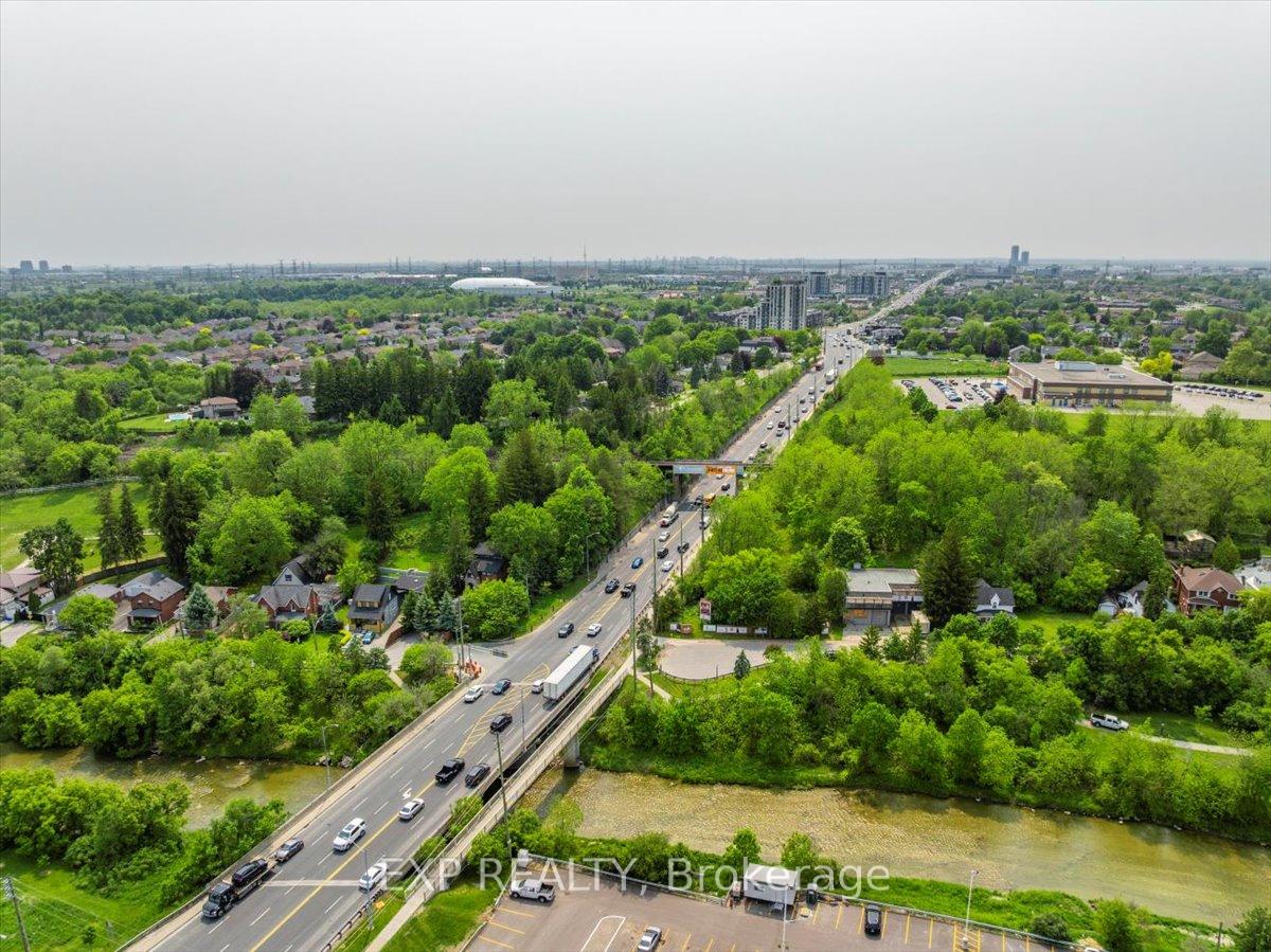 1 Bedroom Condo at 141 Woodbridge, Vaughan For sale