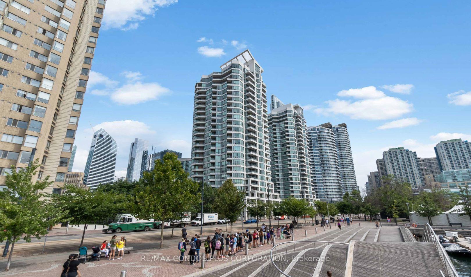 1 Bedroom Condo at 230 Queens Quay,  Toronto For sale