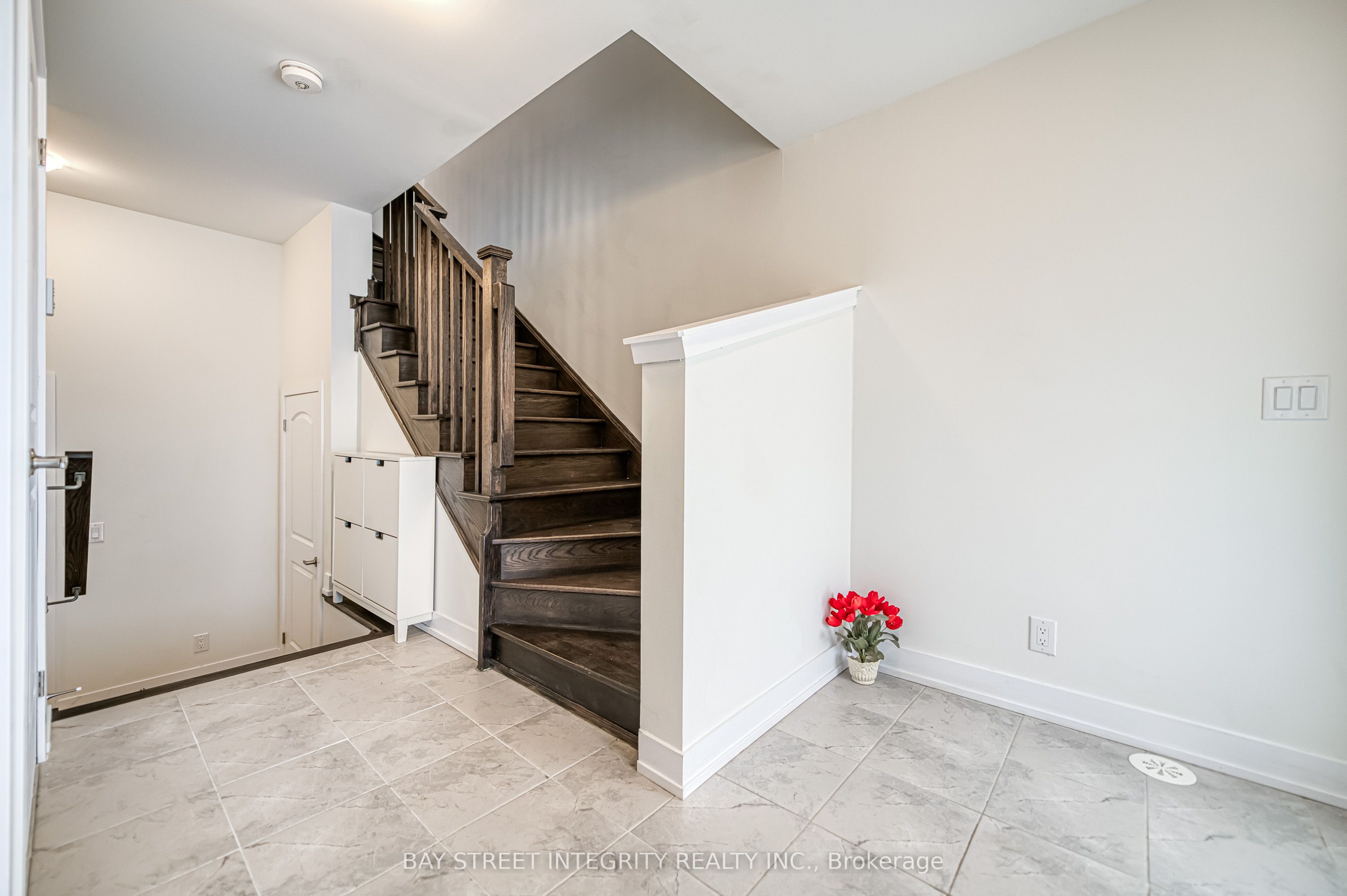 94 Guardhouse Crescent
