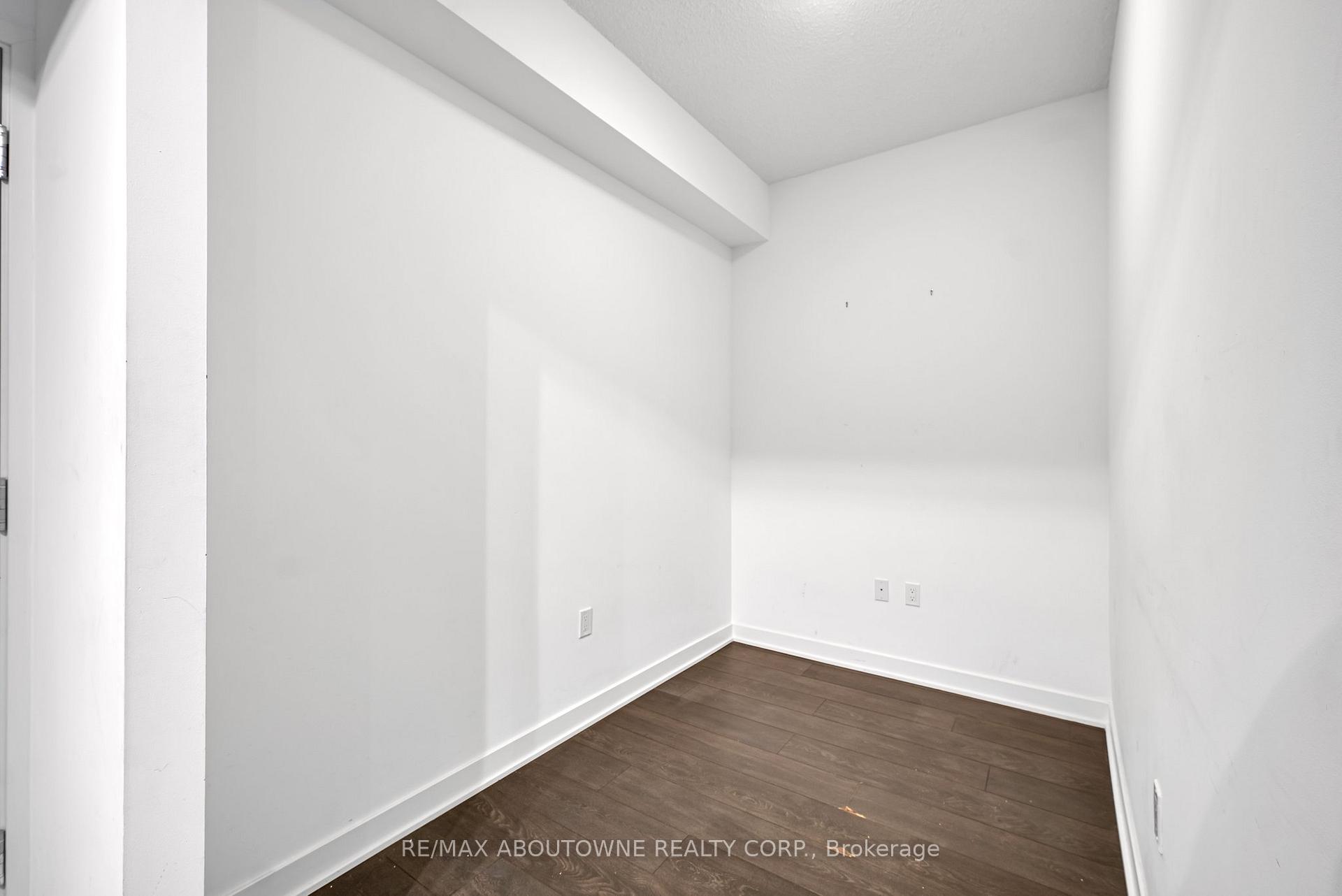 2 Bedrooms Condo at 115 Blue Jays, Toronto For sale