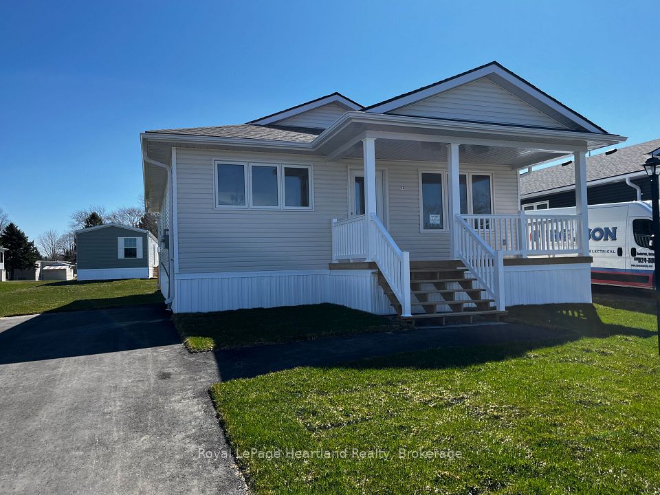 12 Bluffs View